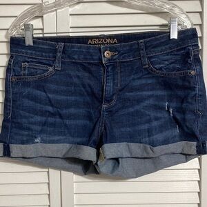 Arizona jean shorts!!